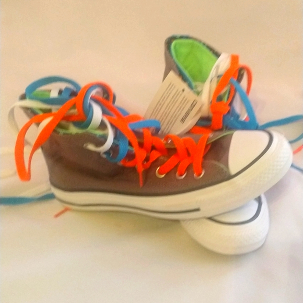 Converse - Picture 2 of 4